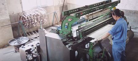 Máquina tejedora para alambres delgados 